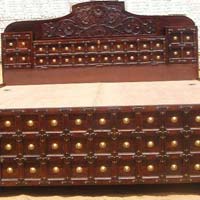 Wooden Saj Box King Bed