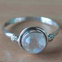 1.4 Gm Rainbow Moonstone Gemstone 925 Sterling Silver Ring