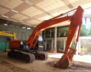 Construction Excavator, Brand Name : HITACHI