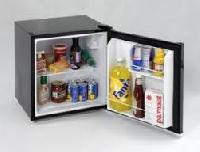 Portable mini fridge