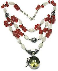 Gosler Garnet Beads