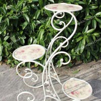 Decorative Flower Pot Stand with Beautiful Curves
