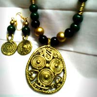 Handmade Dokra Necklace Set (with Wooden Beads)