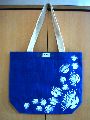 ONE COLOUR DYED AND PRINTED JUTE BEACH BAG