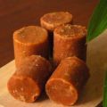 Round Sugarcane Brownish Jaggery Blocks